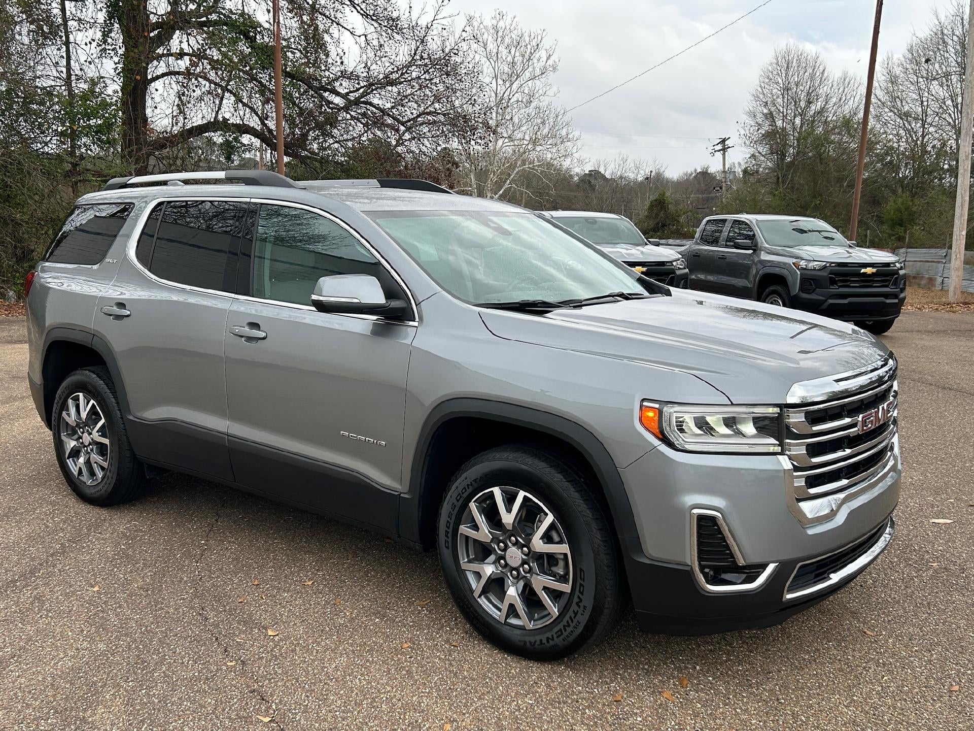 2023 GMC Acadia SLT