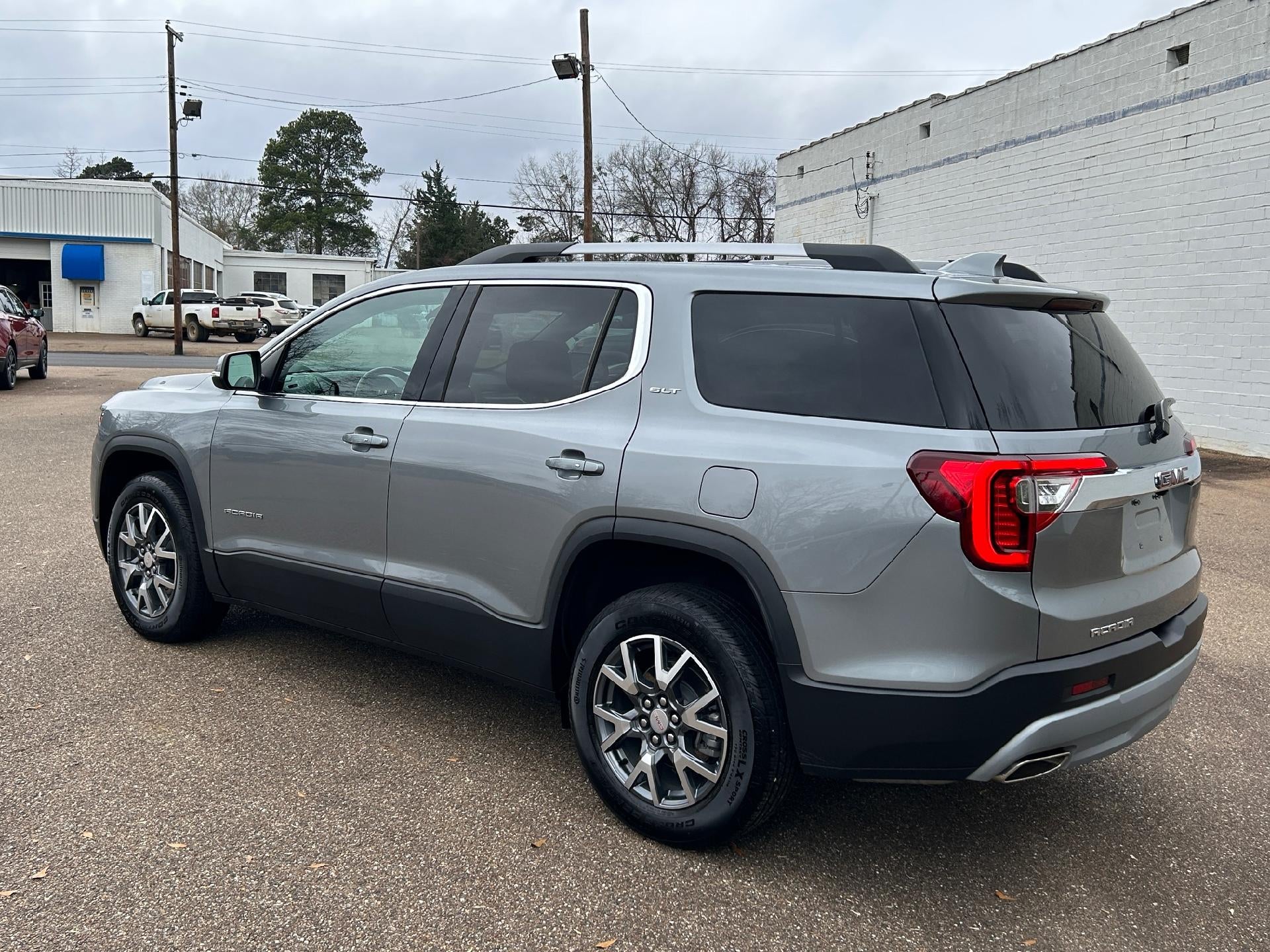 2023 GMC Acadia SLT