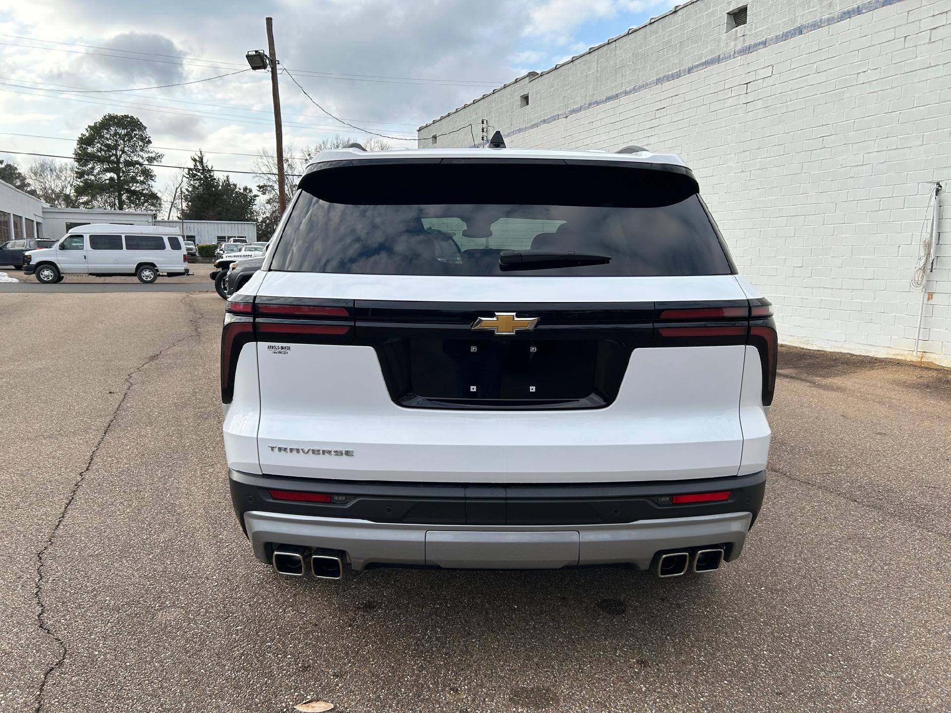 2025 Chevrolet Traverse LT