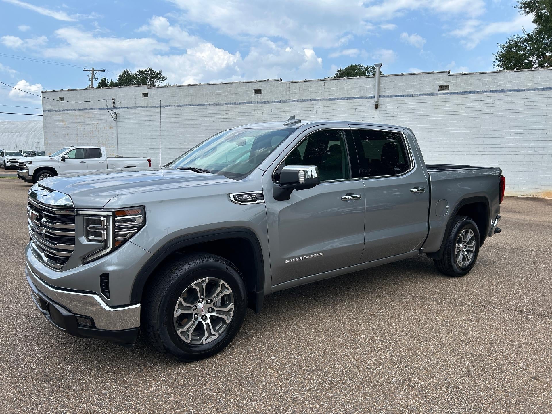 2025 GMC Sierra 1500 SLT
